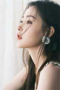 女主穿到女性稀少的未来