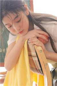 诡异的巫师小姐姐