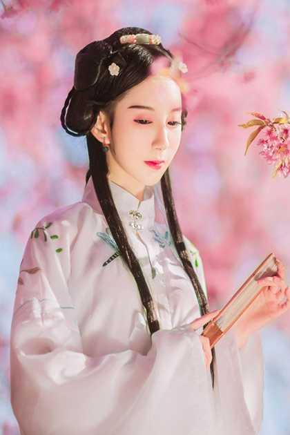 女主叫南宫玖的