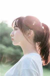 @z。重生成校草的亲闺女