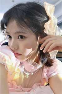文章与美女约会疑恋情曝光 新闻