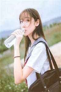 穿成最惨白月光女配