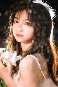女主叫沈瑜的